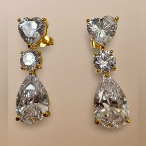 Elegant Gold and Diamond Drop Earrings